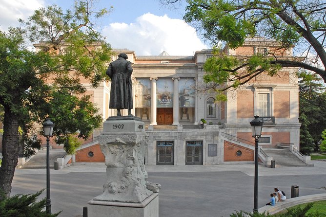 Prado, Reina Sofia & Thyseen Museums Private Tour in Madrid - Royal Palace admission and the Madrid you see between rooms