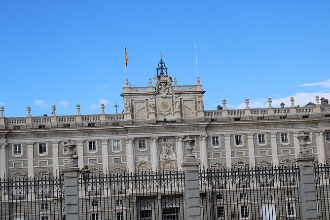 Premium Tour Royal Palace of Madrid : expert guide + no normal queue - Inside the Royal Palace: the rooms that hit hardest