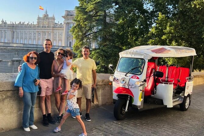 Private 1H Eco Tuk Tour in Madrid – Exclusive & Fun Experience - Key highlights you’ll actually feel in 60 minutes