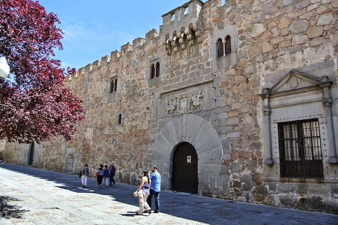 Private 3-hour Walking Tour of Avila with official tour guide - Plaza Mercado Chico: the city’s main square inside the walls