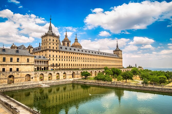 Private day trip from Madrid: Valley of the Fallen and Monastery - The drive and countryside break: getting your bearings between two extremes