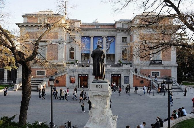 Private guided visit of Prado Museum of Madrid with official tour guide - Hotel pickup vs. meet-at-the-museum: what to plan