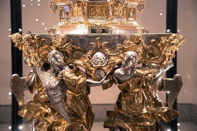 Private: Guided visit to the Toledo Cathedral - Zocodover Square meeting point and pickup reality check