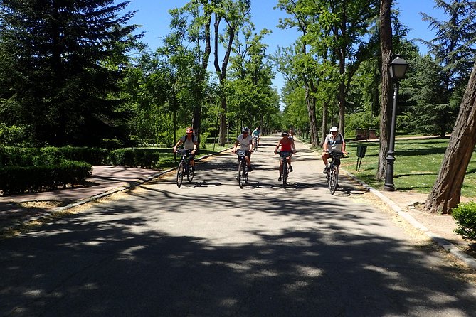 Private Madrid City Tour | Regular Bike/E-Bike | Groups from 32€ - Why bike time works so well in Madrid