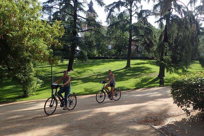 Private Madrid City Tour | Regular Bike/E-Bike | Groups from 32€ - Getting started at Bravo Bike (and why the pre-ride matters)