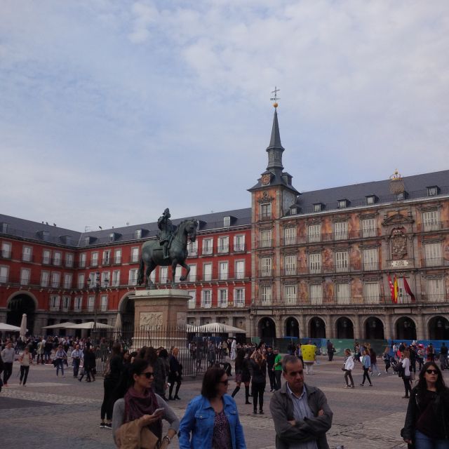 Private Madrid Highlights Walking Tour - Meeting at Metro Opera exit: don’t let signage slow you down