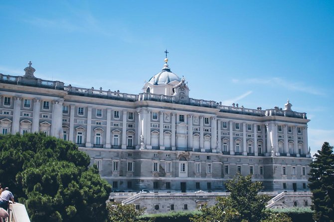 Private tour of the royal palace, private guide, fast entrance and pick up at the hotel. - Key points before you go