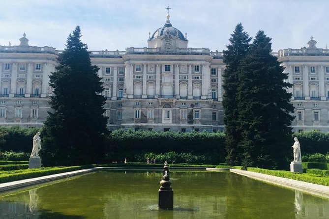 Private tour of the royal palace, private guide, fast entrance and pick up at the hotel. - Royal Palace in Your Schedule: What Makes This Private Tour Feel Different