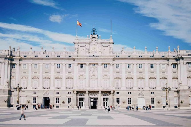 Private tour of the royal palace, private guide, fast entrance and pick up at the hotel. - Stairs, Elevators, and Mobility: Get What You Need Before You Arrive
