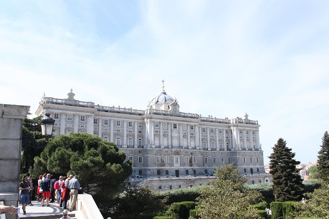 Private tour of the royal palace, private guide, fast entrance and pick up at the hotel. - Price and Value: Is $174.21 Per Person Fair for a Private Tour?