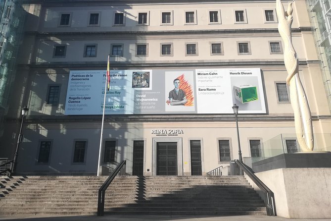 Private Tour to the Prado and Reina Sofía Museum - Language and audio: making sure you can actually hear the explanation