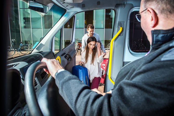 Private transfer departure from City Centre to Madrid Airport - Finding your driver at Adolfo Suárez Madrid-Barajas Airport