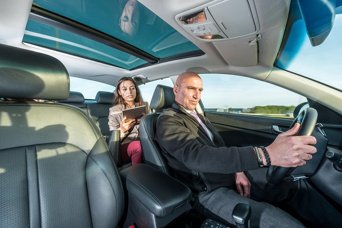 Private transfer departure from City Centre to Madrid Airport - Drop-off at your final destination (not just “somewhere nearby”)