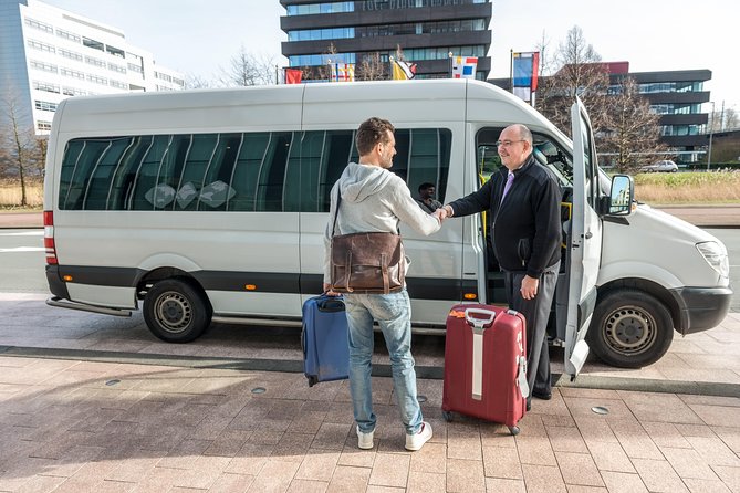 Private transfer departure from City Centre to Madrid Airport - The ride itself: timing, comfort, and luggage handling