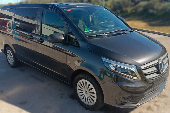 Private transfer from Atocha Station to Madrid city center - Meet your driver at Puerta de Atocha-Almudena Grandes (and not waste time)