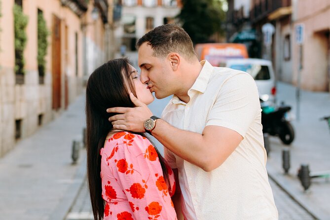 Private Vacation Photoshoot with Photographer in Madrid - Weather, Timing, and How to Prep So You Look Great
