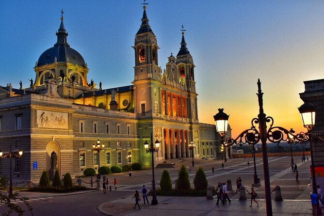 Private VIP tour Royal Palace and city tour. All of Madrid in one day - Mercado de San Miguel: tapas tradition with a guided filter