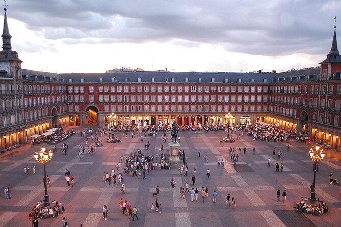 Private VIP tour Royal Palace and city tour. All of Madrid in one day - East Madrid by car: Cibeles and the Passage of Light UNESCO route