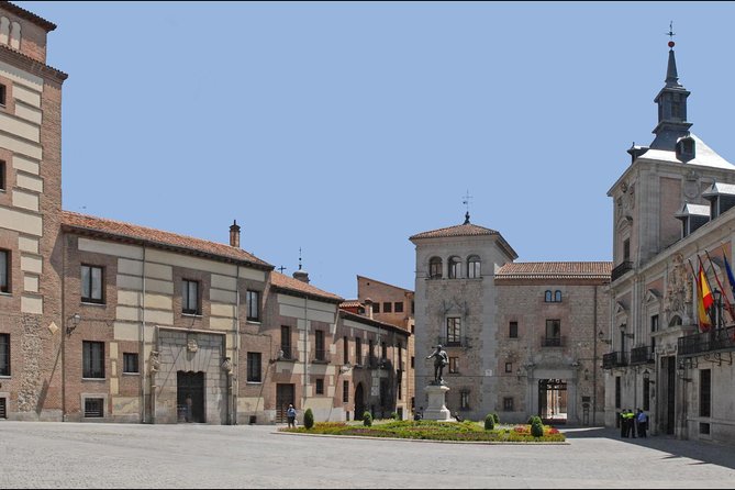 Private walking tour Madrid: Secrets and must - Plaza de la Villa and the medieval Madrid you can still sense