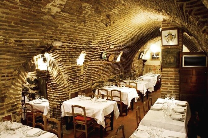 Private walking Tour: The oldest taverns of Madrid - Where you meet and how the flow works on foot
