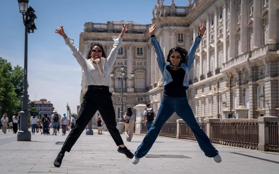 Professional Photographic Tour of Madrid - Sol photo stop: turning the center of Madrid into your first backdrop