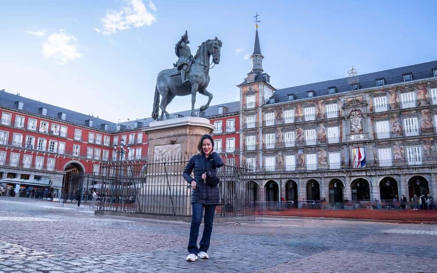 Professional Photographic Tour of Madrid - The walk to Plaza Mayor: short route, strong results