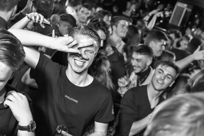Pub Crawl Madrid by Mad Party Crew - What to Wear: Madrid club rules can be strict