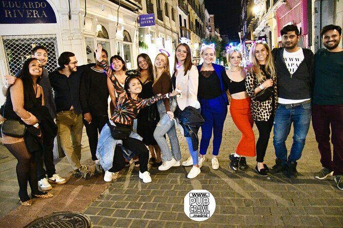 Pub Crawl Madrid by Mad Party Crew - Stop 2: Hood Dogs by Planet Club (second stop energy)