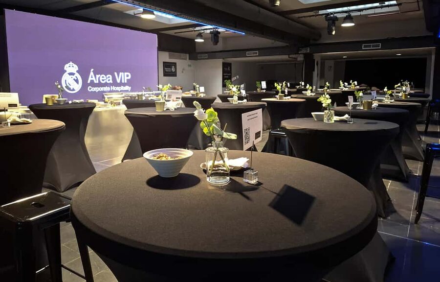 Real Madrid VIP Matchday Ticket with Hospitality - Real Madrid match energy: how to make the most of your Bernabéu moment