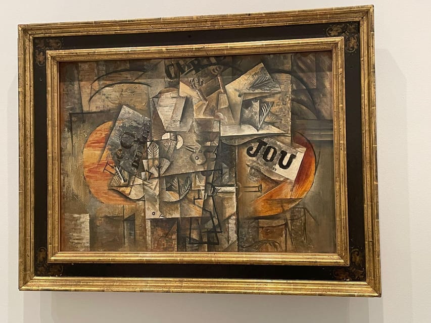 Reina Sofía Museum guided tour with ticket and skip the line - What you’ll notice about the art: surreal, cubist, and 1930s themes