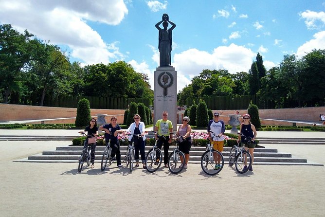 Retiro Park bike tour- Get transported to the XVI century - Starting near central shopping streets (and why that matters)