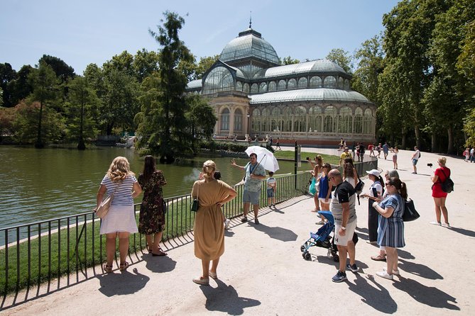 Retiro Park Walking Tour in Madrid - Logistics that can make or break the day