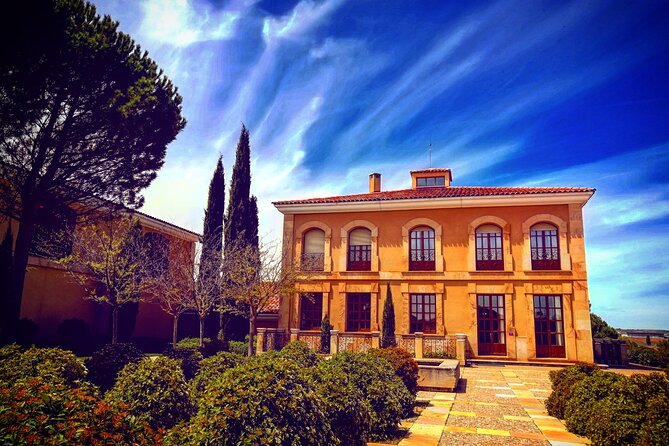 Ribera del Duero:4 Wineries, tasting & Lunch included from Madrid - Lunch with wine pairing: where the day slows down