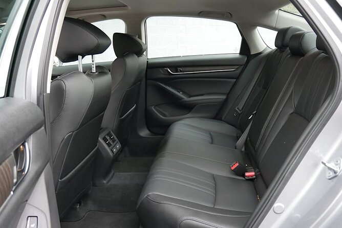 Round Trip Transfer from Madrid Airport MAD to Madrid by Sedan - The MAD airport meet-and-greet that actually helps
