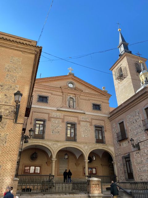 Royal Monastery of the Barefoot nuns: Guided Tour + Tickets - What the tour route really feels like over 1–2 hours