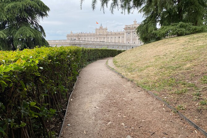 Royal Palace Madrid Small Group Tour with Skip the Line Ticket - Audio headsets in crowded rooms: why it helps more than you think