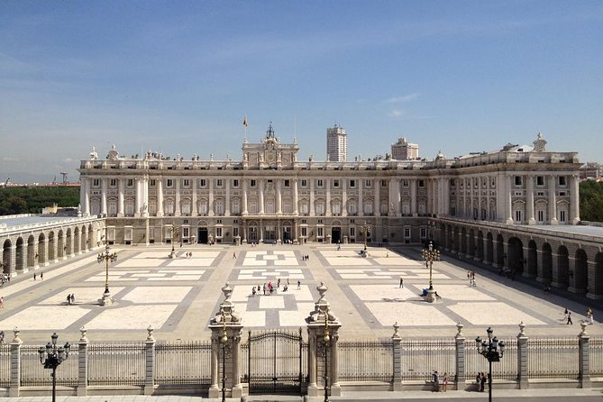 Royal Palace of Madrid 1.5-Hour Guided Tour Optional Prado Museum Combo - Skip-the-Line: Great in theory, tricky in real life