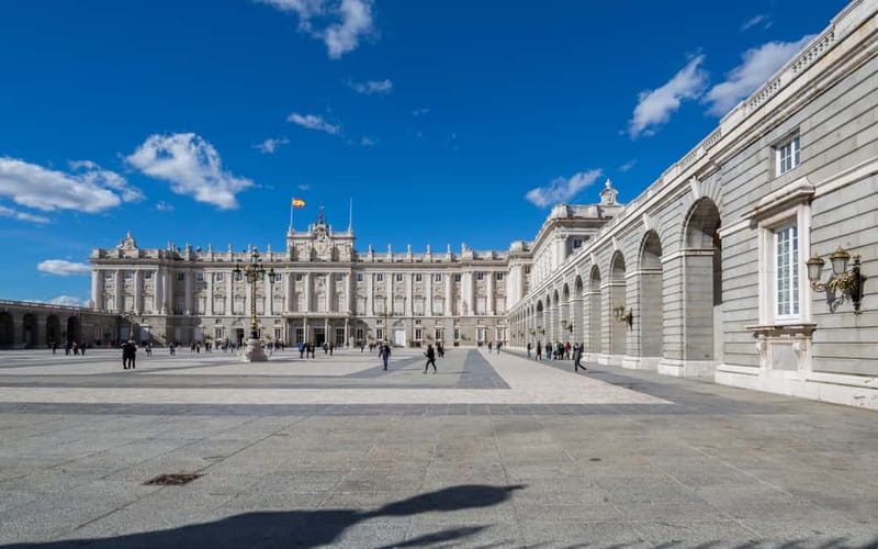 Royal Palace of Madrid: Private tour with entrance included - The Plaza de Oriente moment: before and after the palace rooms