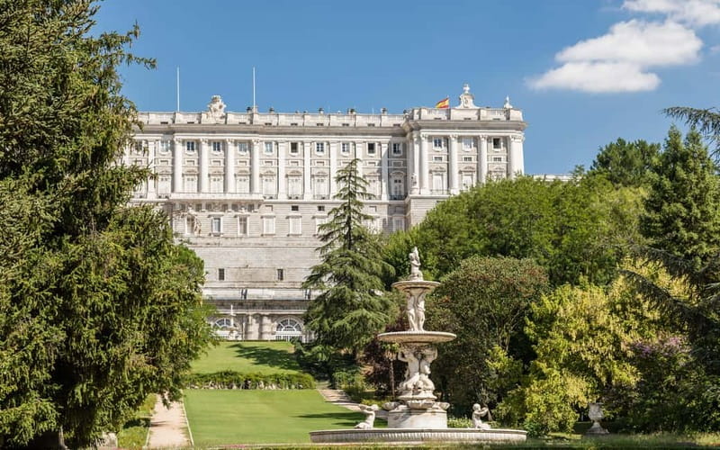 Royal Palace of Madrid: Private tour with entrance included - Duration and pacing: 2.5 hours that actually feels realistic