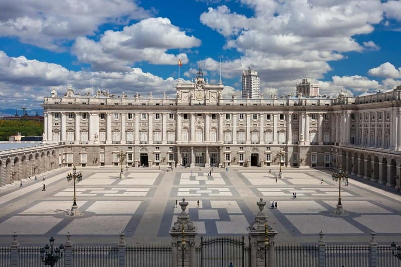 Royal Palace of Madrid: Private tour with entrance included - Who this tour suits best (and who might want a different plan)