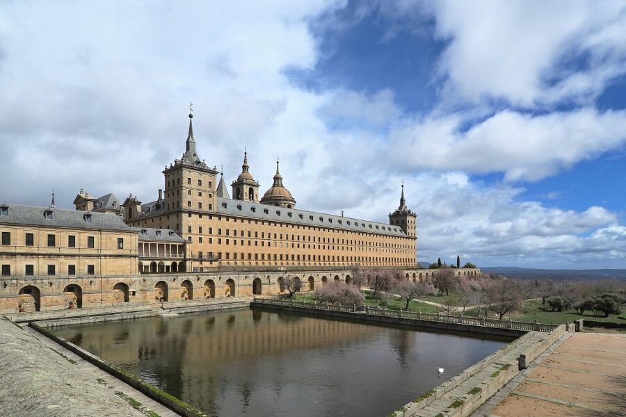 San Lorenzo de El Escorial: Monastery and Site Guided Tour - Key highlights worth your attention