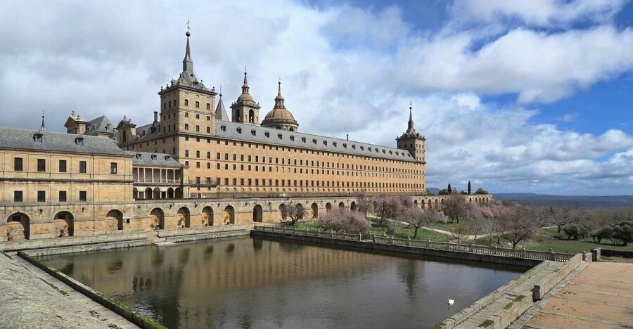 San Lorenzo de El Escorial: Monastery and Site Guided Tour - Inside the 2-hour guided route: what you’ll actually see