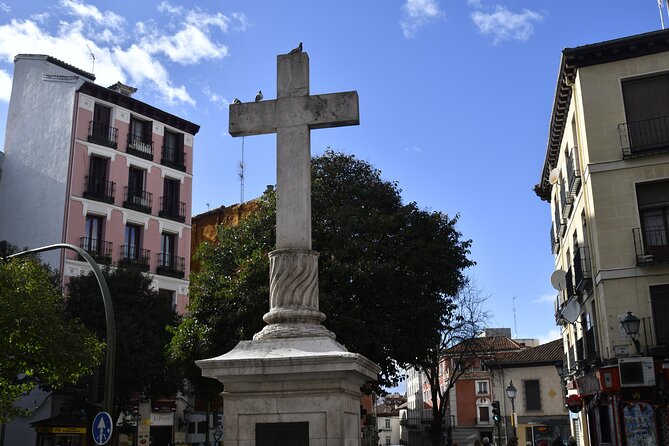 Secrets of Madrid Small Group Tour - Casa a la Malicia and San Pedro El Viejo: small rebellions and mudéjar traces