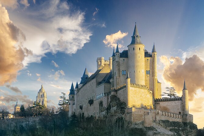 Segovia and Avila Day trip from Madrid with Gourmet Lunch - Getting started right: 9:30 am meeting at C. de Ferraz 3
