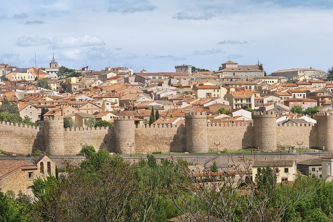 Segovia and Avila Private Tour with Lunch and Hotel Pick up from Madrid - Sierra de Guadarrama: a quick mountain reset before the towns