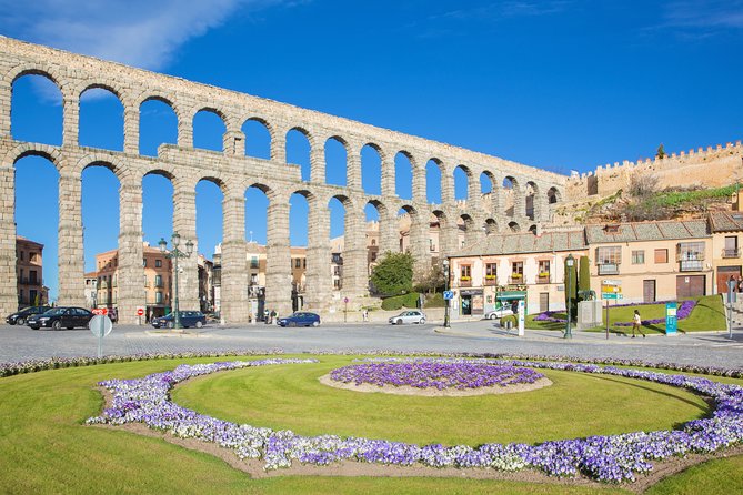 Segovia and Avila Private Tour with Lunch and Hotel Pick up from Madrid - Segovia’s Roman aqueduct: the postcard you’ll understand better