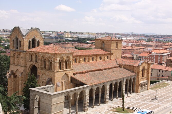Segovia and Avila Private Tour with Lunch and Hotel Pick up from Madrid - Alcázar of Segovia: the castle-palace that looks like a ship