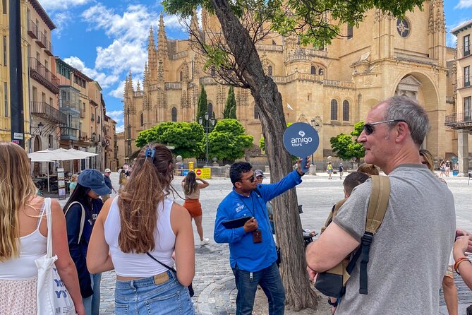 Segovia & Ávila Full Day from Madrid with Alcázar & Walls Tickets - Segovia’s aqueduct stop: instant wow, good photo angles