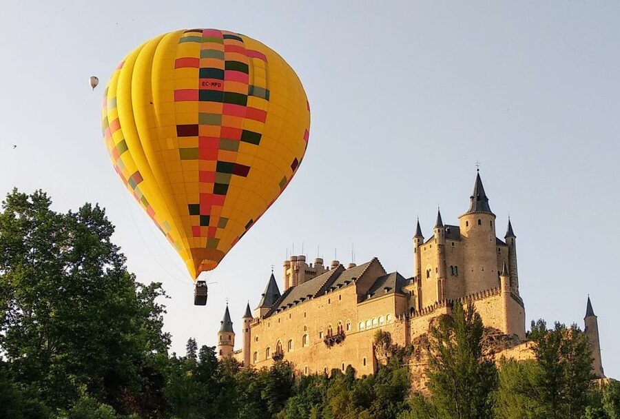 Segovia: Balloon Ride with Transfer Option from Madrid - Weather and timing: how to plan like a pro
