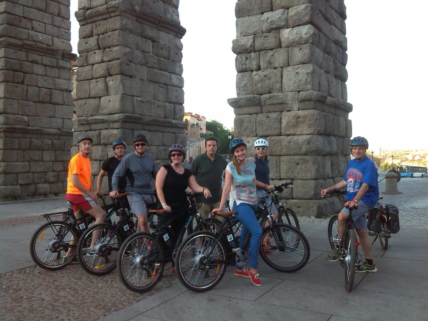 Segovia: guided route on an electric bicycle (ebike) - Aqueduct moments: the start, Plaza del Azoguejo, and a viewpoint at the top